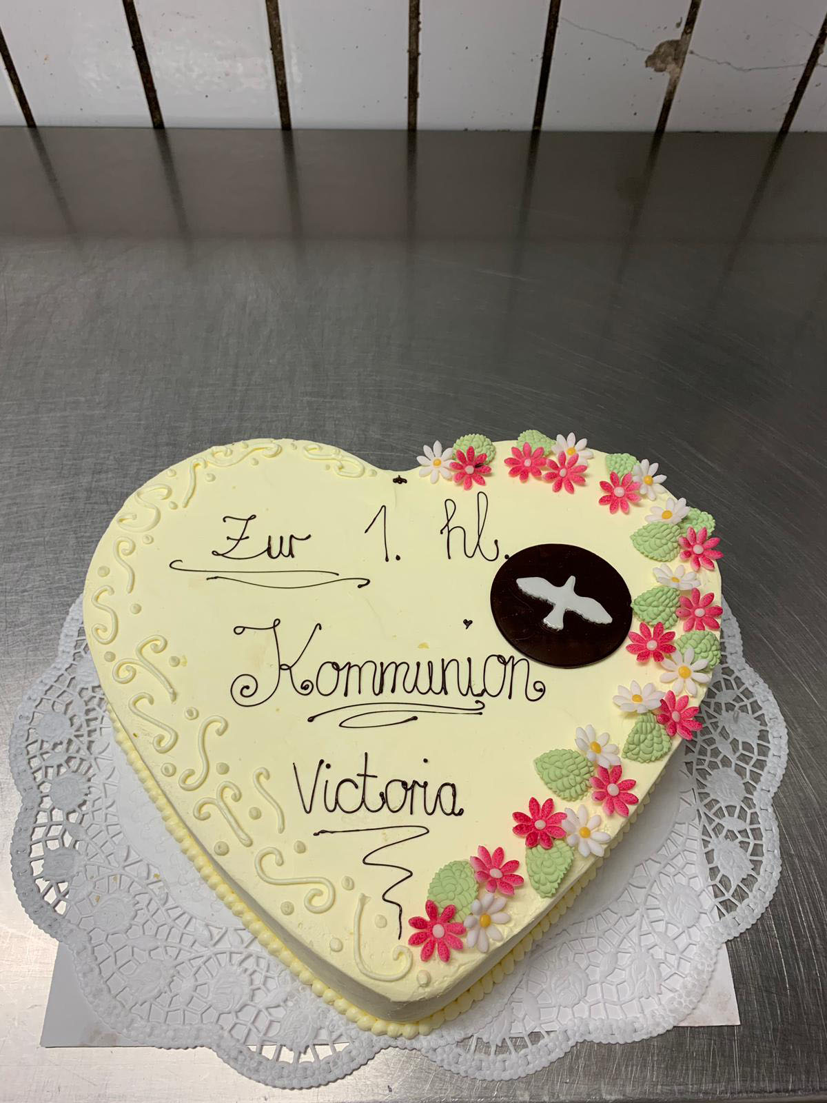 Kommunion Herztorte Blumen Taube